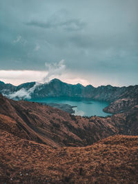 Scenic view of segara anak lake landscape at pelawangan rinjani