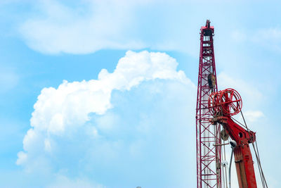 Construction machinery and sky