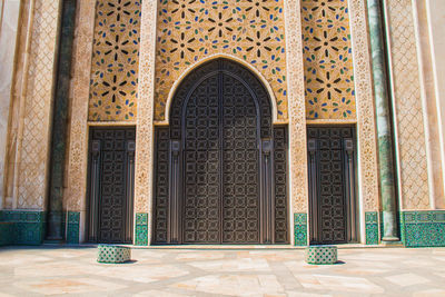 Hassan ii mosque or grande mosquée hassan ii big gate, casablanca, morocco 