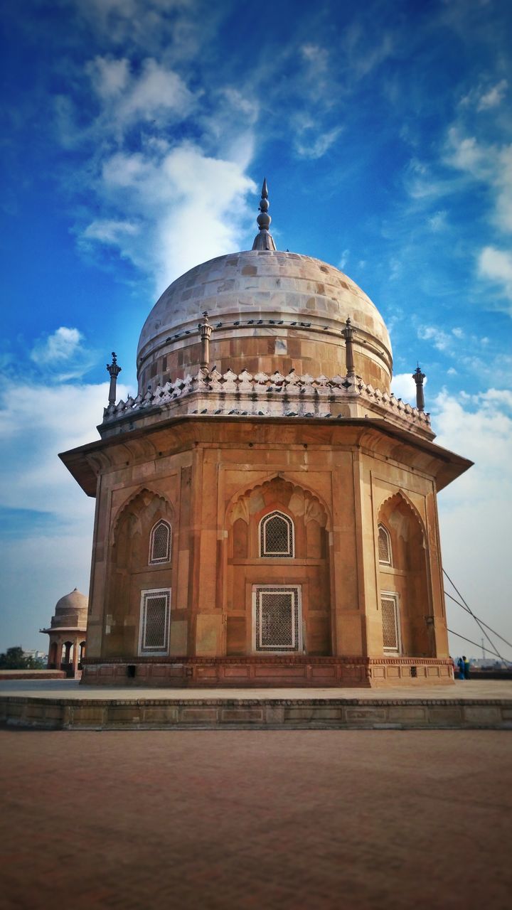 architecture, built structure, building exterior, sky, place of worship, dome, religion, spirituality, cloud - sky, cloud, facade, travel destinations, church, famous place, low angle view, blue, tourism, travel, outdoors