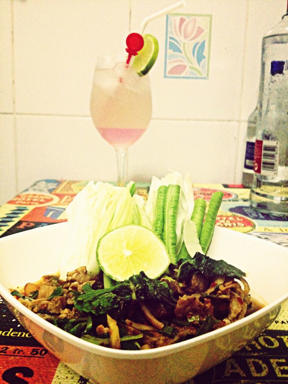 CLOSE-UP OF FOOD ON TABLE