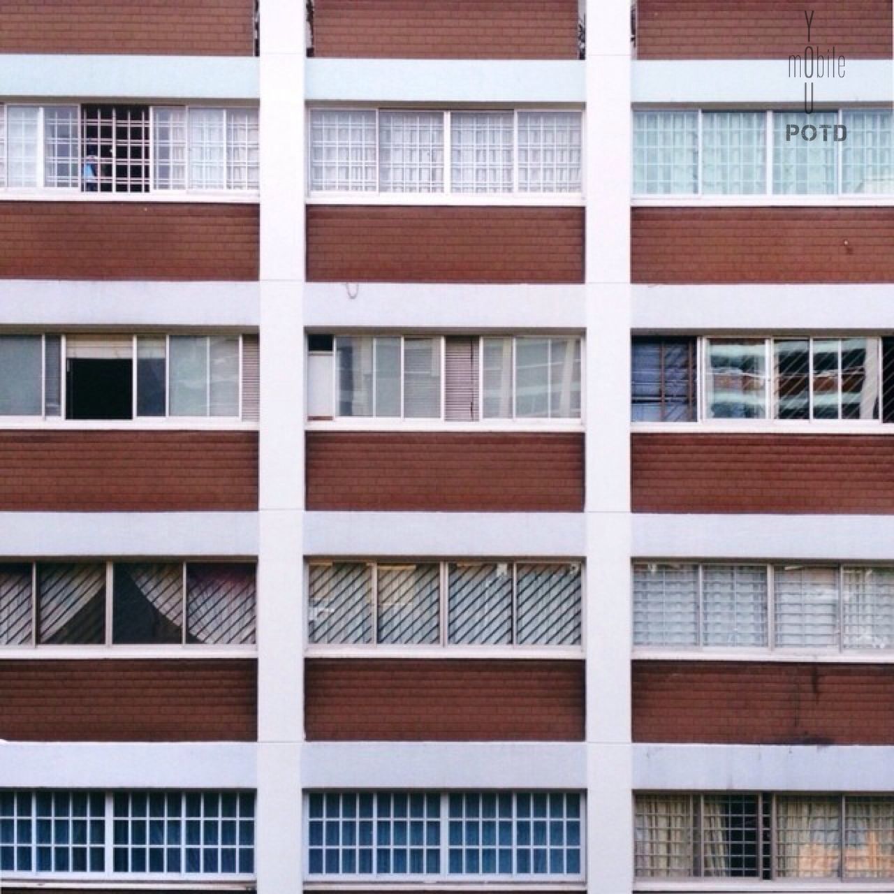 full frame, window, architecture, backgrounds, building exterior, built structure, pattern, repetition, building, residential structure, glass - material, residential building, in a row, day, no people, textured, city, outdoors, close-up, balcony