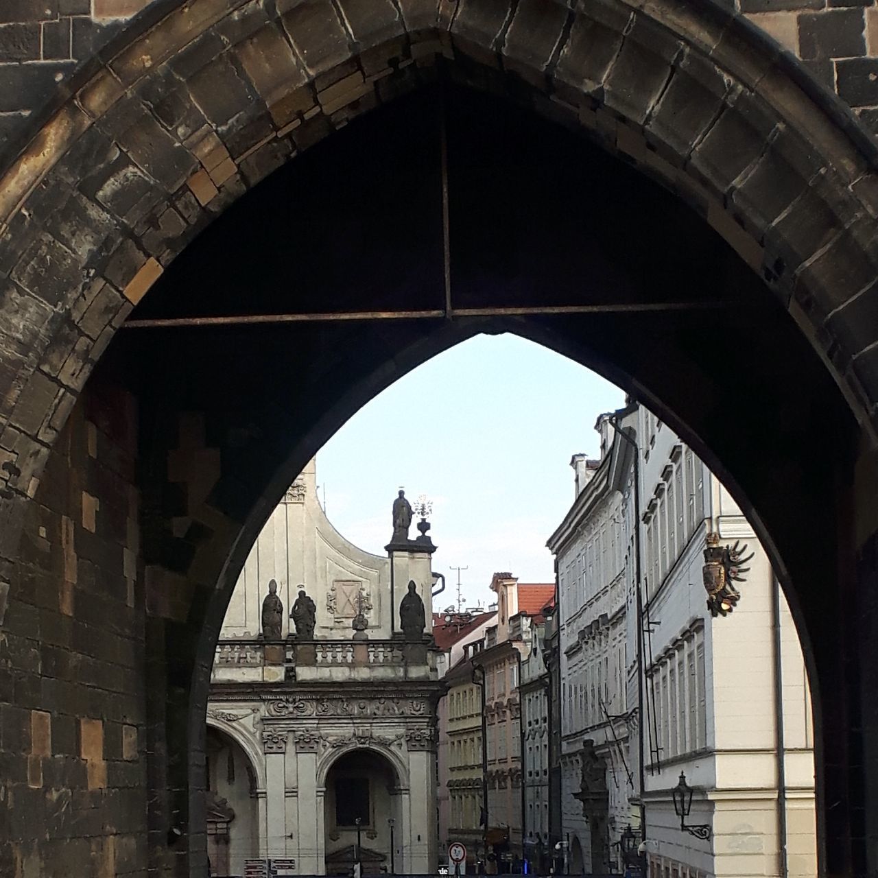 LOW ANGLE VIEW OF HISTORICAL BUILDING AGAINST SKY