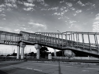 Pedestrian bridge, desari toll road, 28 december 2020