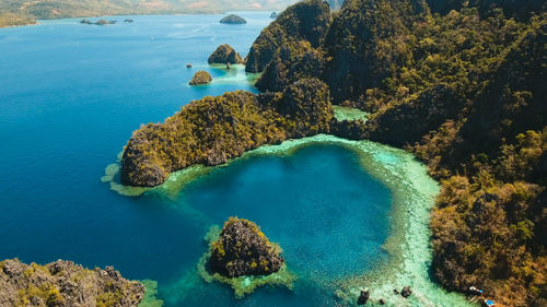 Beautyful lagoon in kayangan lake, philippines, coron, palawan.