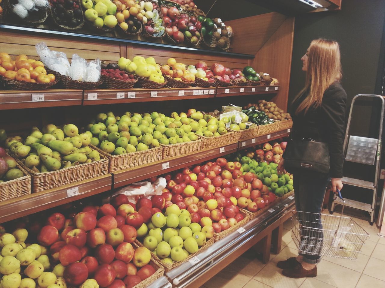 food and drink, food, for sale, retail, market stall, healthy eating, freshness, market, choice, large group of objects, variation, abundance, indoors, fruit, display, sale, store, price tag, vegetable, arrangement