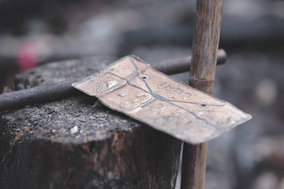 Close-up of rusty metal chain