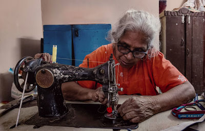 Portrait of working woman 