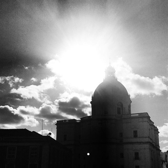 building exterior, architecture, built structure, religion, place of worship, church, spirituality, low angle view, sky, dome, cathedral, cloud - sky, cloud, city, cloudy, high section, outdoors, steeple