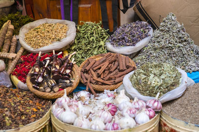 Spice market in mellah jewish quarter, medina (old town), marrakesh, morocco