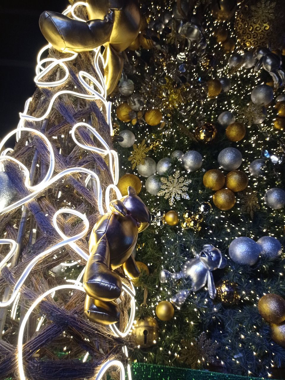 christmas tree, christmas, christmas decoration, decoration, holiday, celebration, christmas lights, christmas ornament, illuminated, night, tradition, no people, light, tree, gold, nature, indoors, close-up, shiny