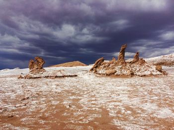 Scenic view of valle de la luna