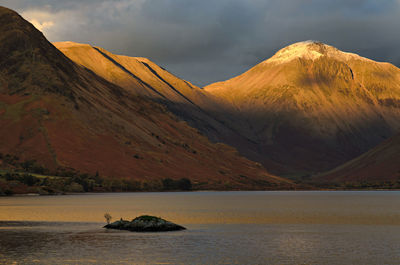 Great gable sunset from wastwater