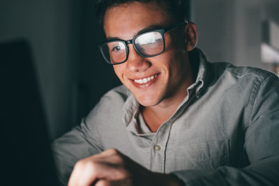Portrait of young man wearing sunglasses