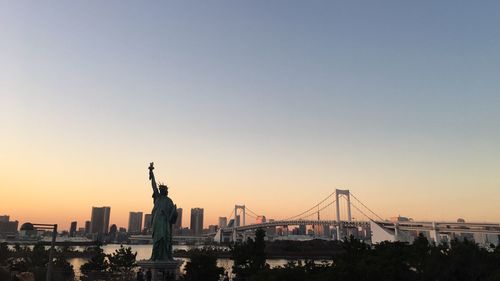 Statue of liberty against sky