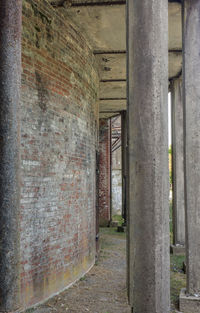 Narrow walkway along buildings