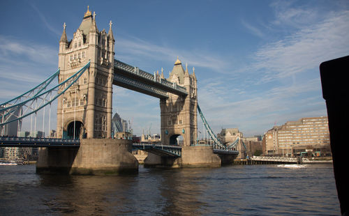 Low angle view of london tower bridge over tamigi river