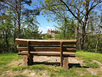 Empty bench in park