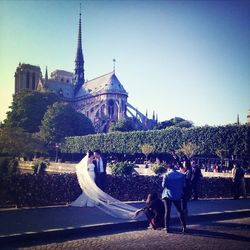 Tourists in front of eiffel tower