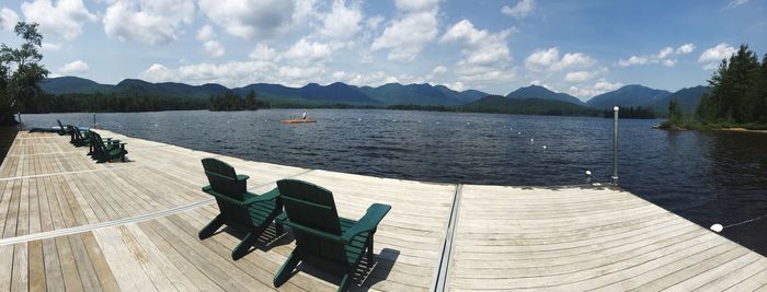 Panoramic view of lake against mountains