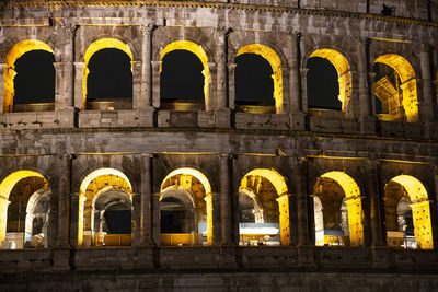 Colosseo facade of old building