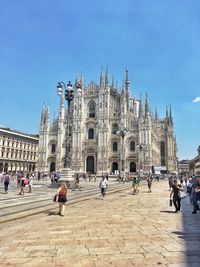 Crowd outside duomo di milano