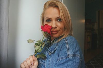 Portrait of young woman smiling