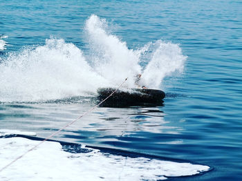 Waves splashing in sea