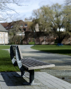 Empty bench in park