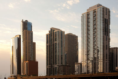 Skyline of buildings at chicago river shore, chicago, illinois, united states