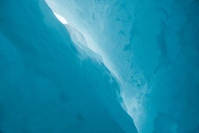 Cracks and bubbles in the ice of lake baikal