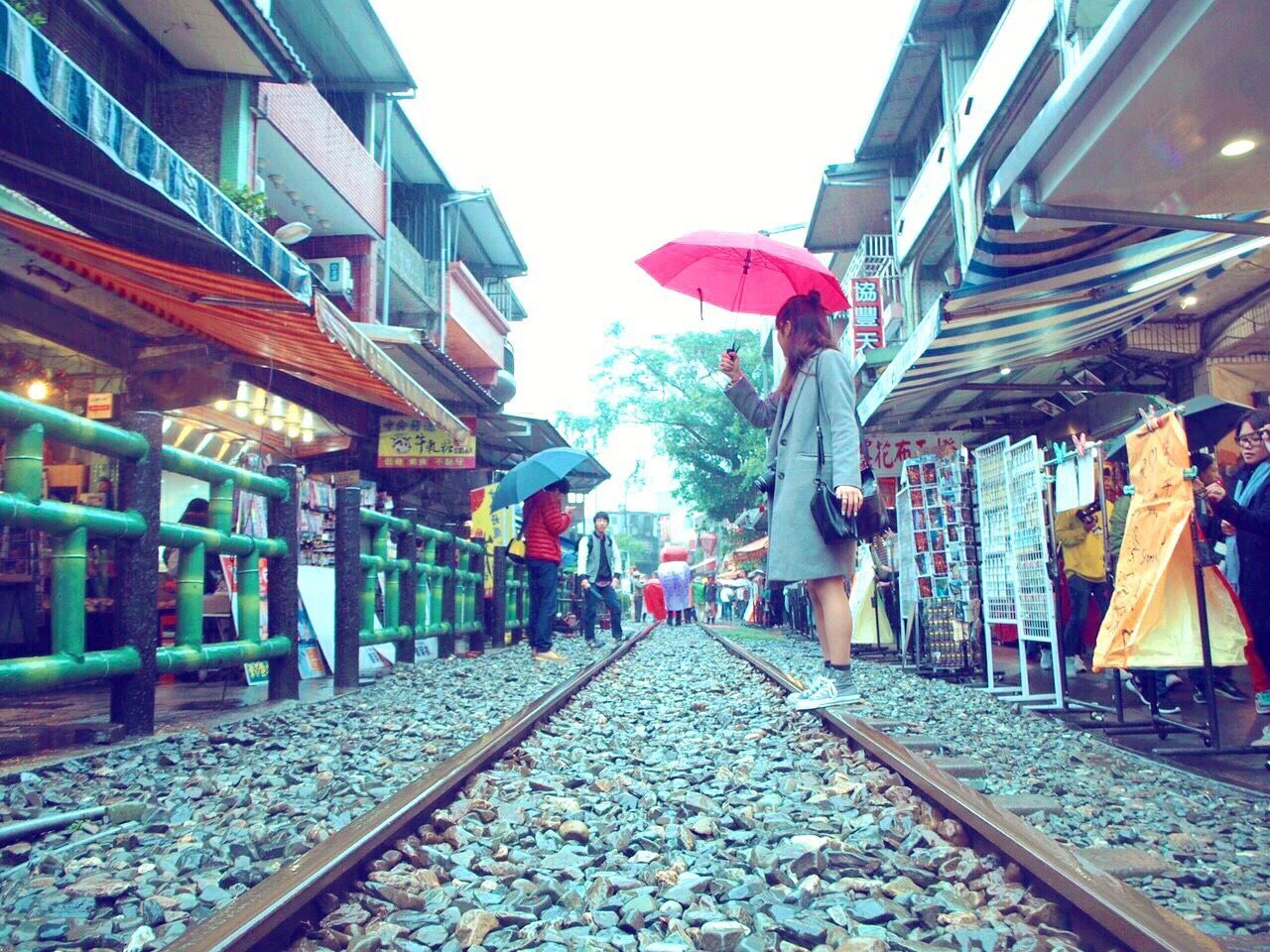 WALKWAY IN CITY