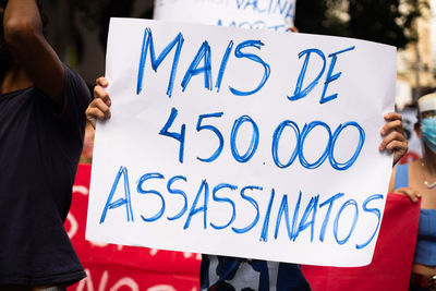 Protesters protest against the government of president jair bolsonaro in the city of salvador.