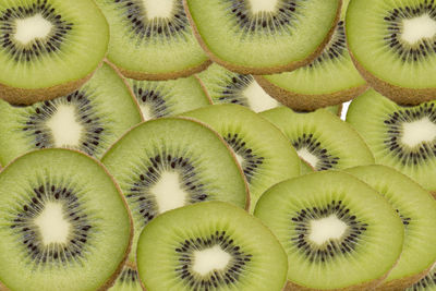 Full frame shot of kiwi slices