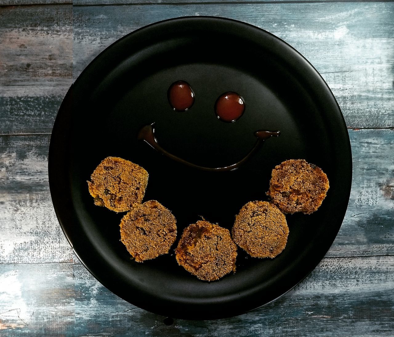 HIGH ANGLE VIEW OF BREAKFAST ON TABLE