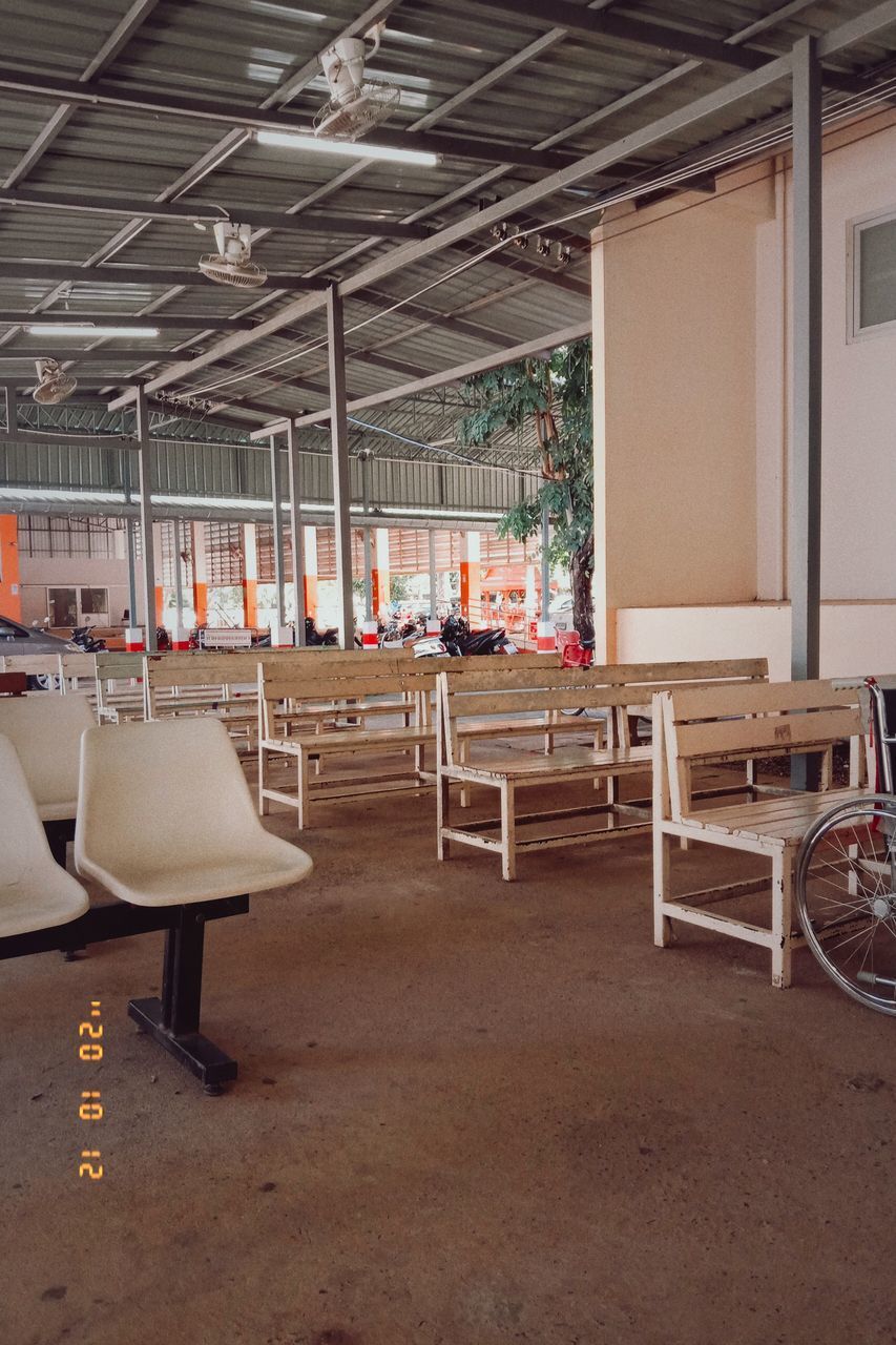 EMPTY TABLES AND CHAIRS IN RESTAURANT