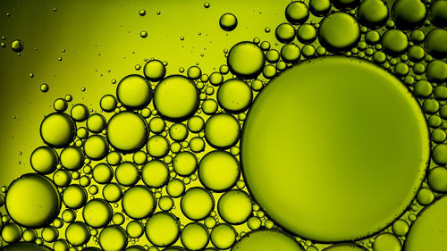 Full frame shot of bubbles in water