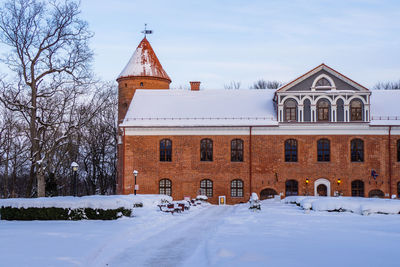 Raudondvaris castle is a gothic-renaissance gentry residence, located in raudondvaris, lithuania.