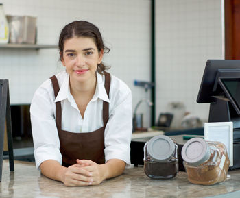 Portrait of a smiling young woman
