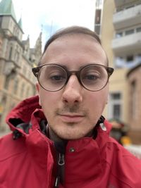 Portrait of young man wearing sunglasses