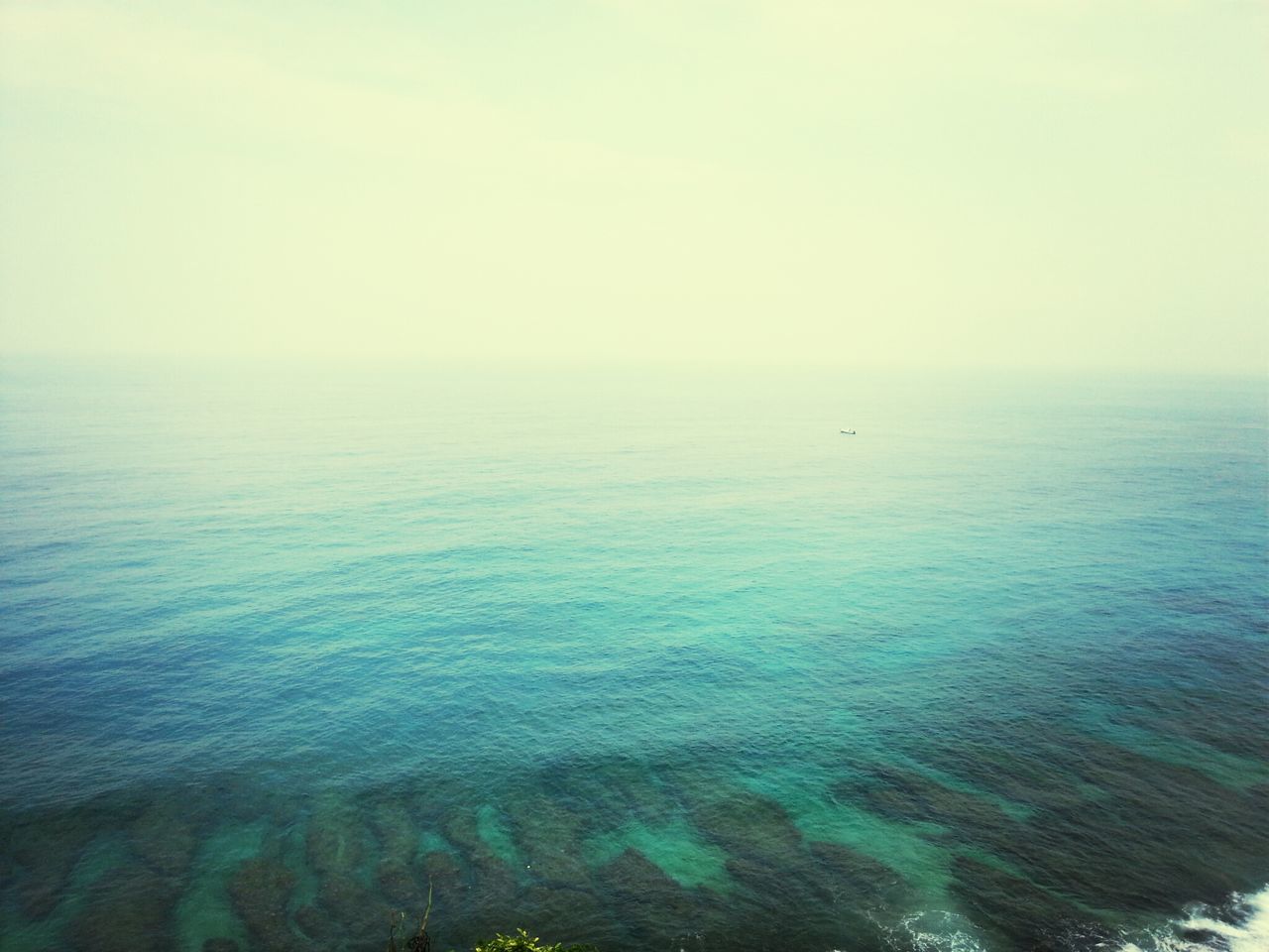 water, sea, waterfront, tranquil scene, scenics, beauty in nature, tranquility, horizon over water, rippled, nature, seascape, idyllic, blue, sky, copy space, remote, clear sky, day, outdoors, no people