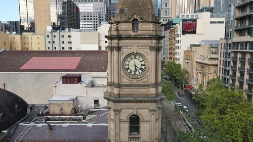 Melbourne, australia - melbourne town hall clock