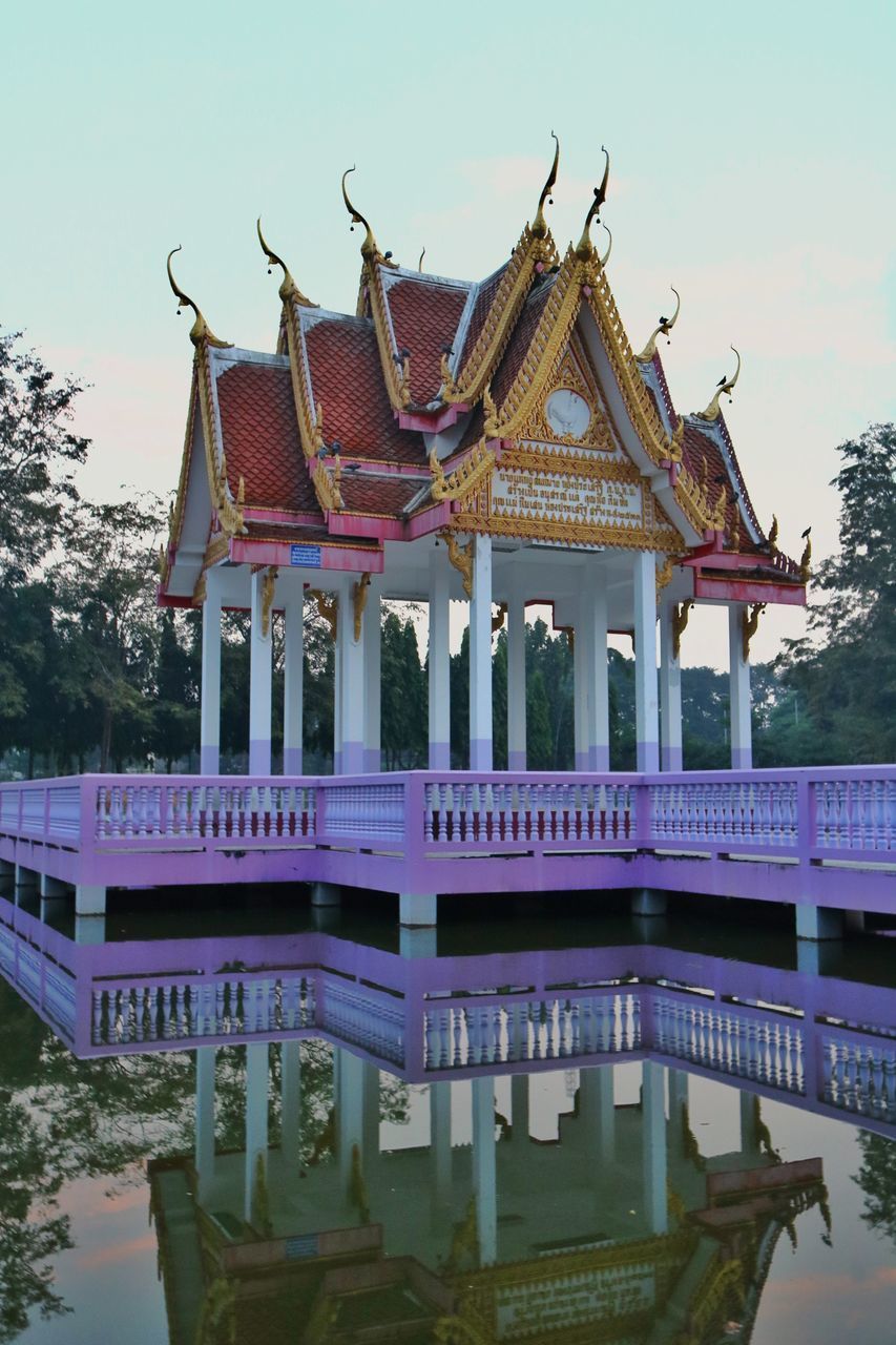 TRADITIONAL BUILDING AT WATERFRONT