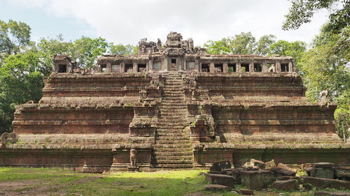 Exterior of temple against sky