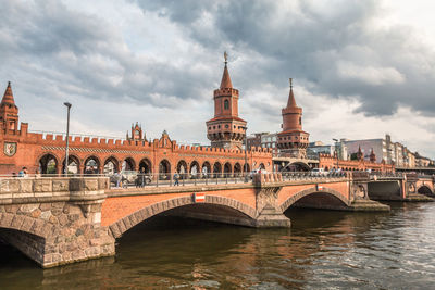 Oberbaum bridge over spree river in city