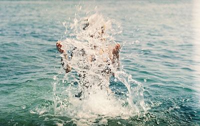 Waves splashing in sea