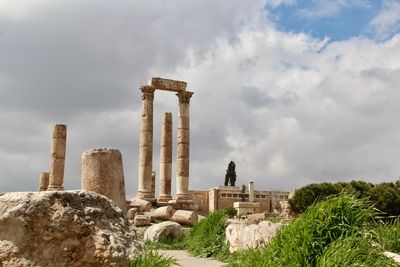 View of historical building against cloudy sky