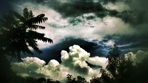 Low angle view of cloudy sky