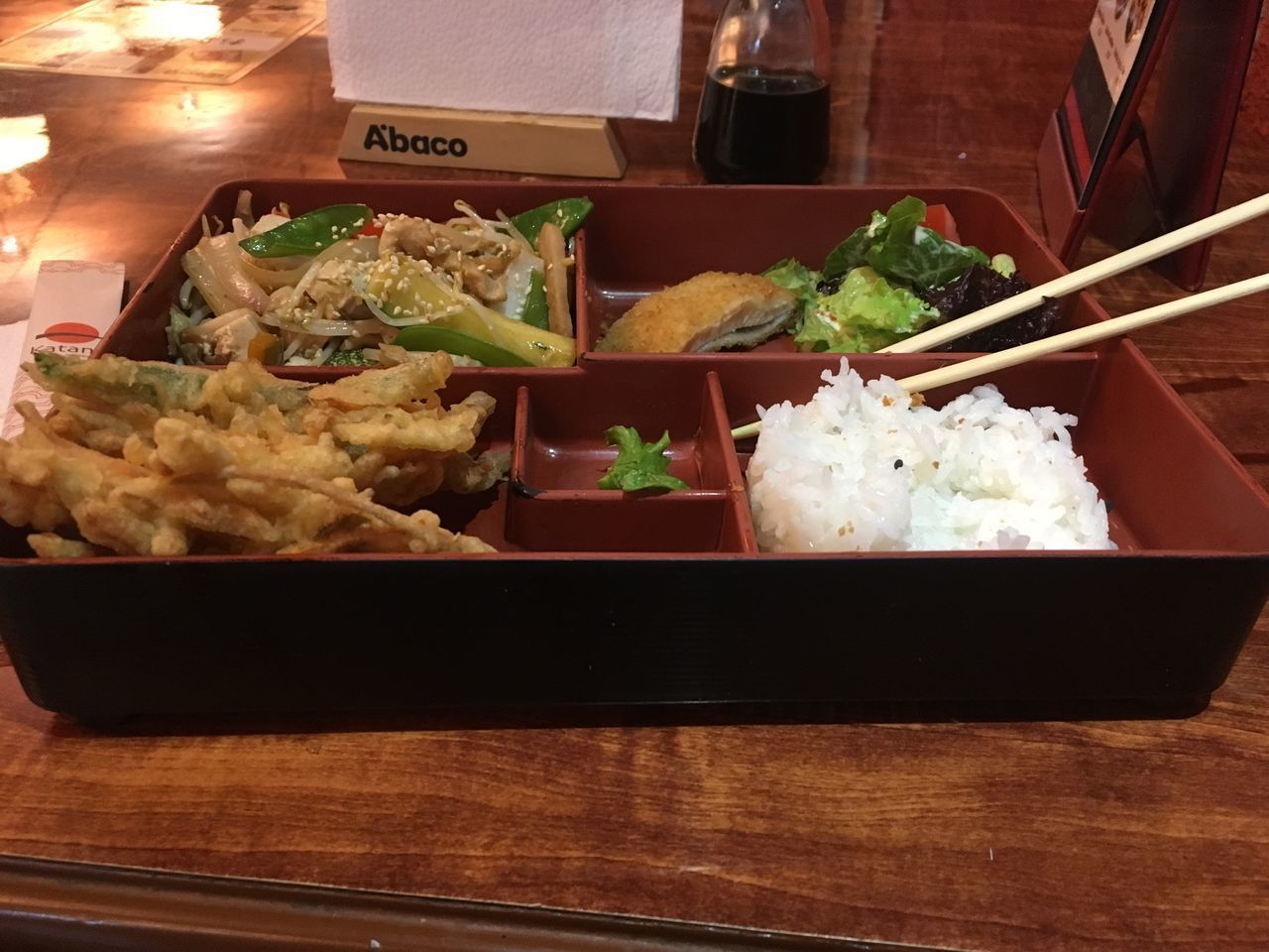 CLOSE-UP OF FOOD IN RESTAURANT