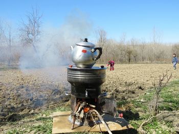 Kettle heating on field